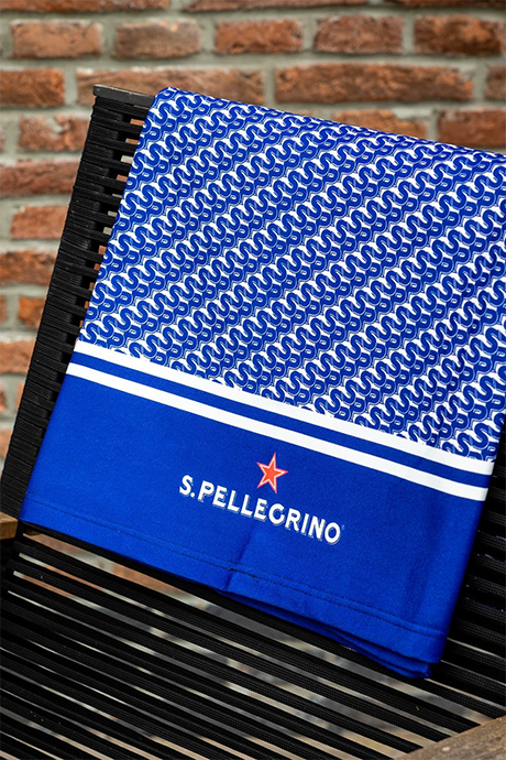 S.Pellegrino fleece deken